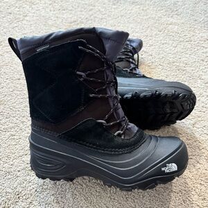 The North Face Alpenglow V Waterproof Insulated Winter Boots Kids Size 5 Black